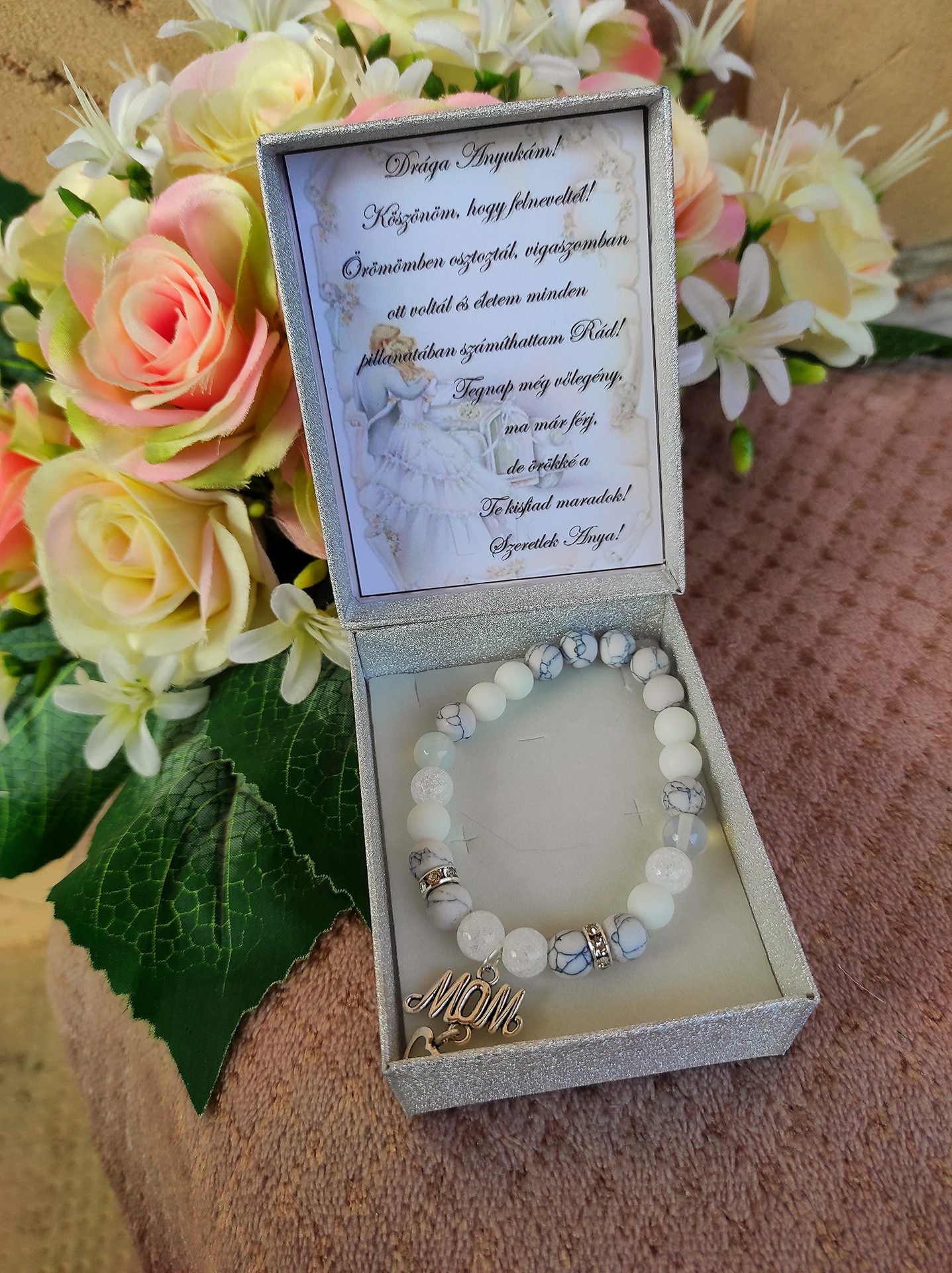 Anya - Mom feliratos karkötő